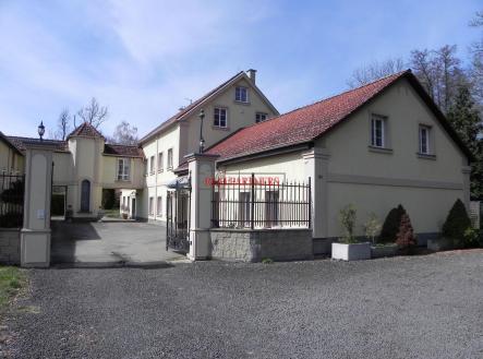 Prodej - dům/vila, 900 m²