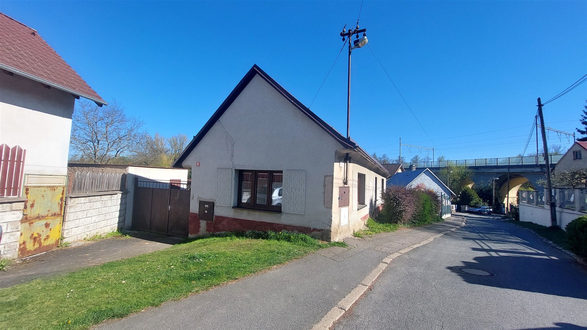 Dům z čelní strany