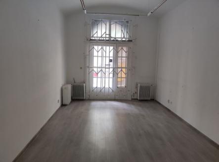 . | Pronájem - obchodní prostor, 75 m²