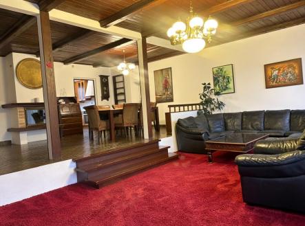 . | Pronájem - dům/vila, 260 m²