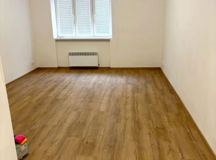 . | Pronájem bytu, 1+kk, 34 m²