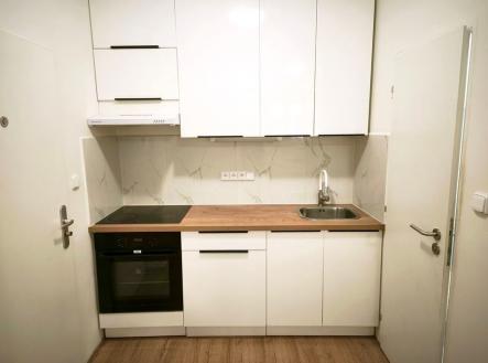 . | Pronájem bytu, 1+kk, 29 m²