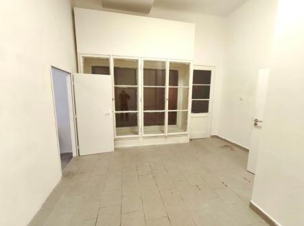 . | Pronájem - obchodní prostor, 43 m²