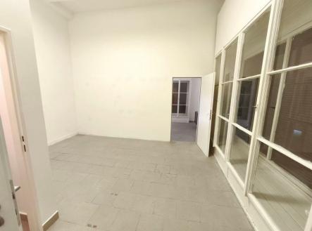 . | Pronájem - obchodní prostor, 43 m²