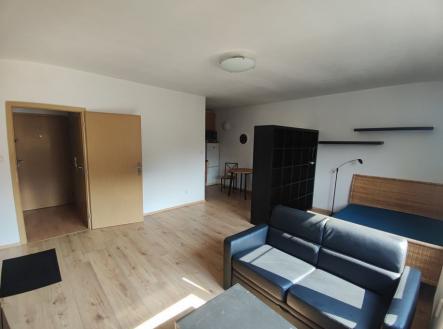 . | Pronájem bytu, 1+kk, 35 m²