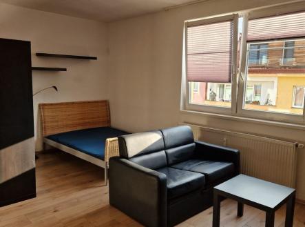 . | Pronájem bytu, 1+kk, 35 m²