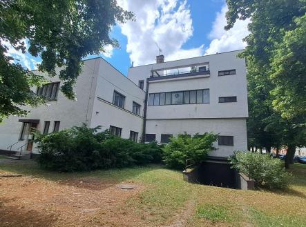 Pronájem - obchodní prostor