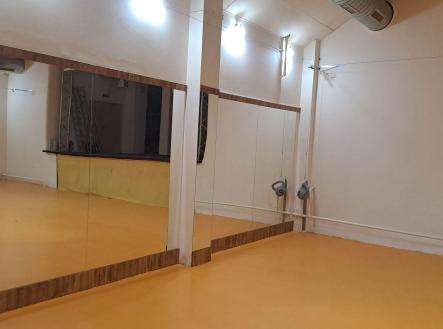 Pronájem - obchodní prostor