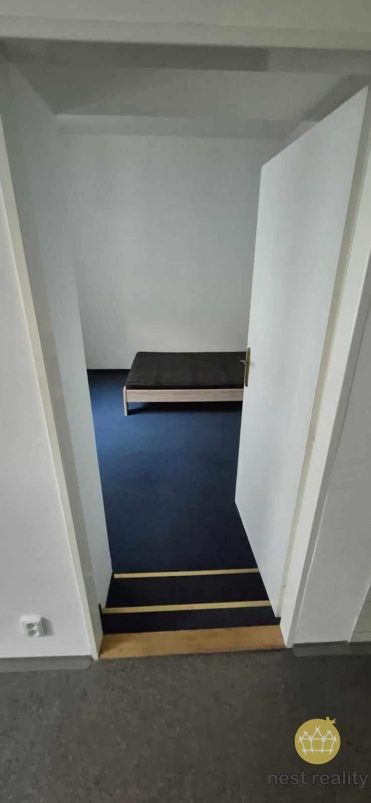 Pronájem bytu 1+1, 37 m2, Praha 3 Žižkov, Husitská ulice.