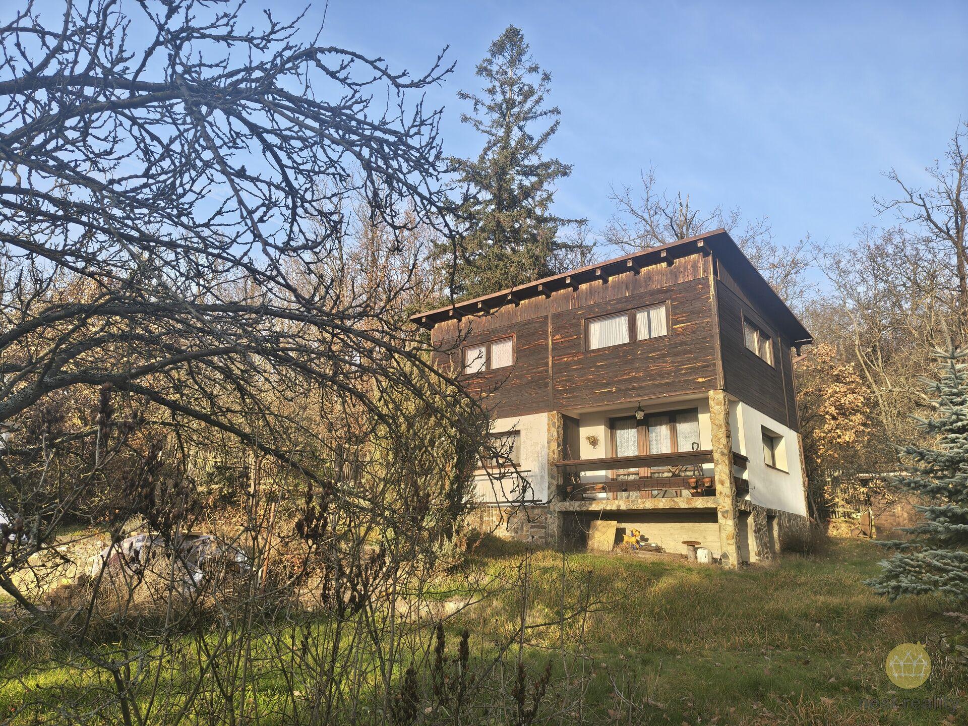 Prodej domu (chalupy) 3+1, o výměře 95 m2, Petrov - Chlomek, okres Praha - západ, ulice U Vodárny.