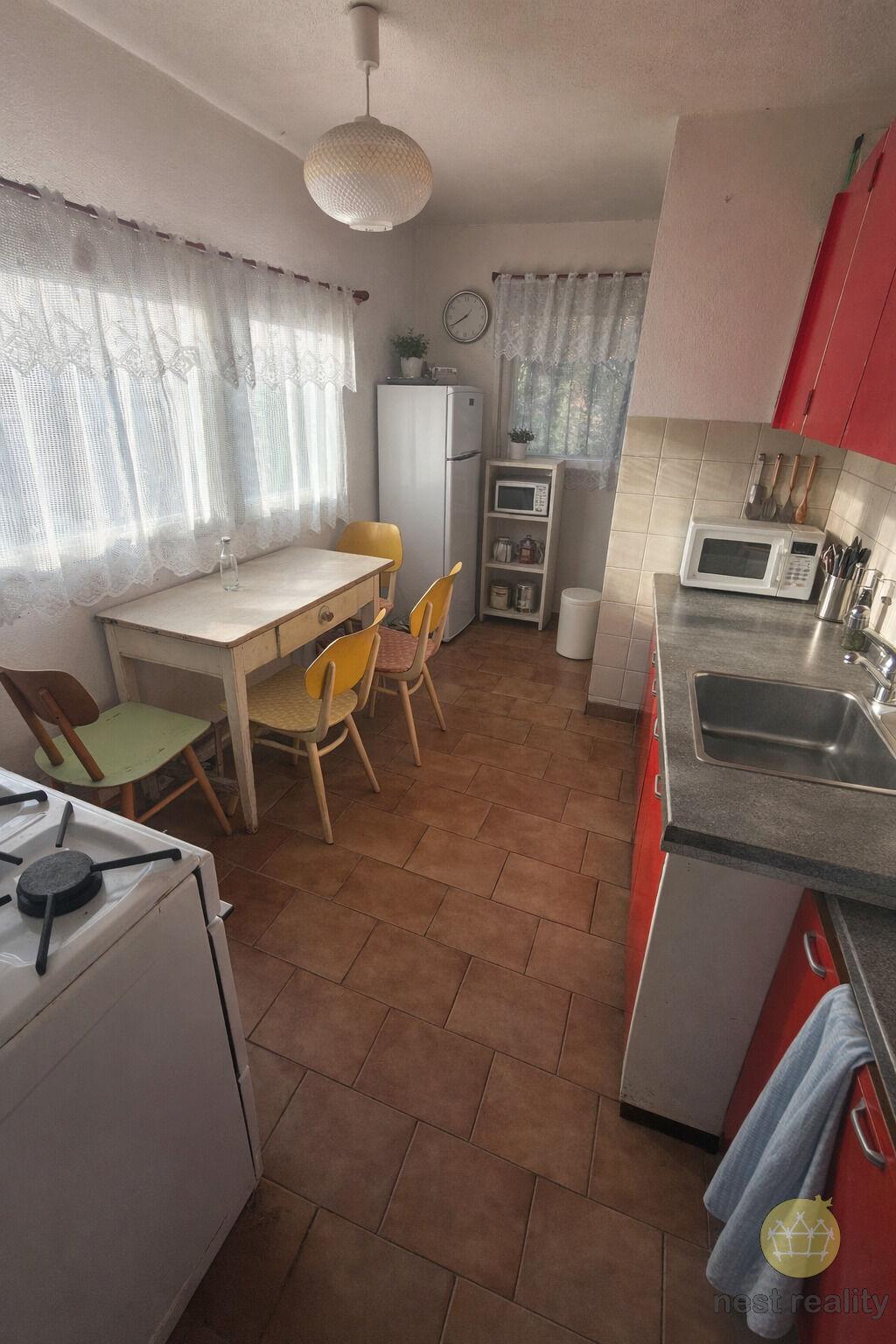 Prodej domu (chalupy) 3+1, o výměře 95 m2, Petrov - Chlomek, okres Praha - západ, ulice U Vodárny.