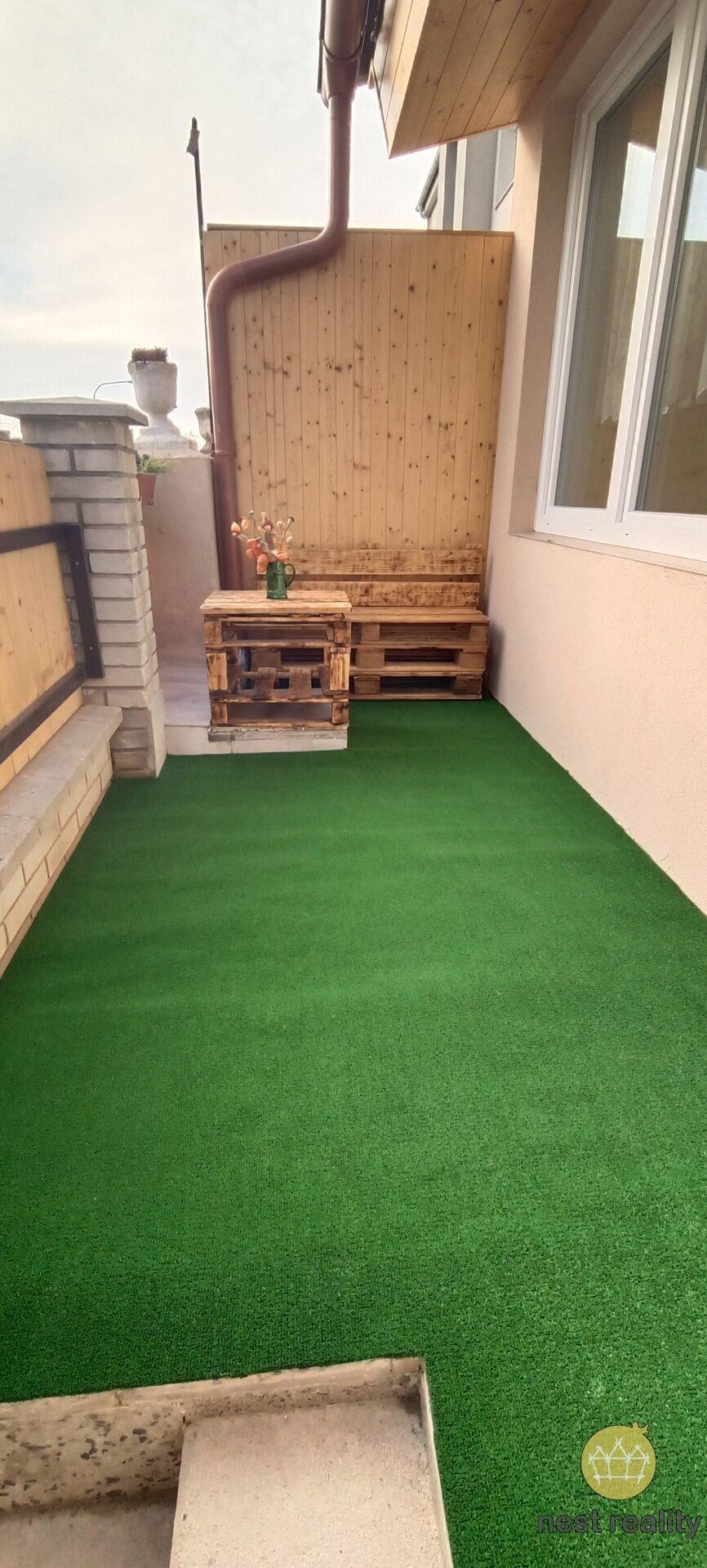 Pronájem bytu 2+1, 53 m2 + terasa 8 m2, ulice Třeboradická, Praha 8 Kobylisy