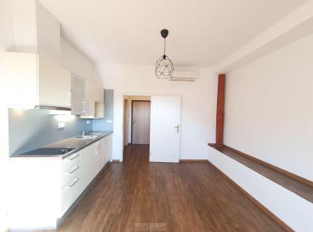 Pronájem bytu, 1+kk, 27 m²