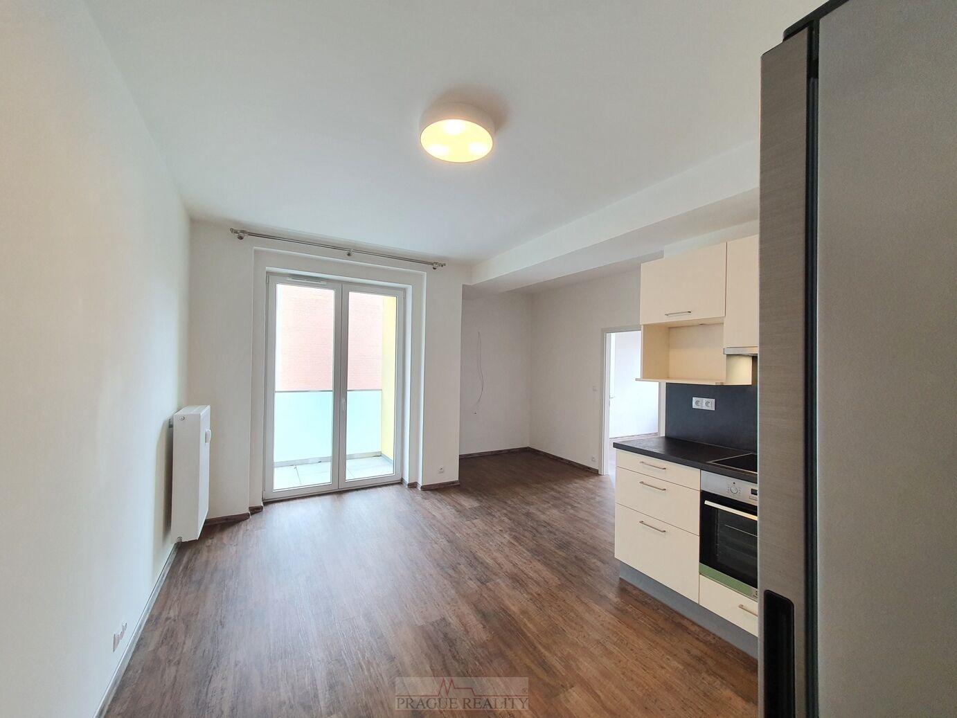 Nadstandardní 2+kk 45m2 + lodžie 2m2, P3 Žižkov, rezidence Ambrožova