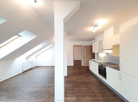 Pronájem bytu, 2+kk, 67 m²