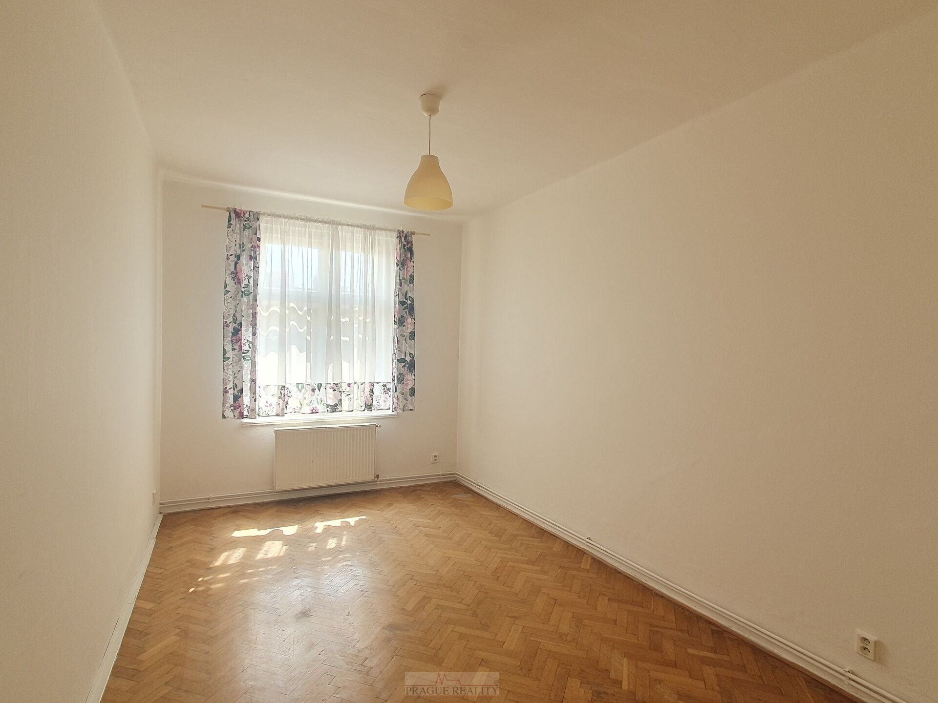 Prostorné 2+1, 61m2, s okny do vnitrobloku, P3 Žižkov / Ohrada