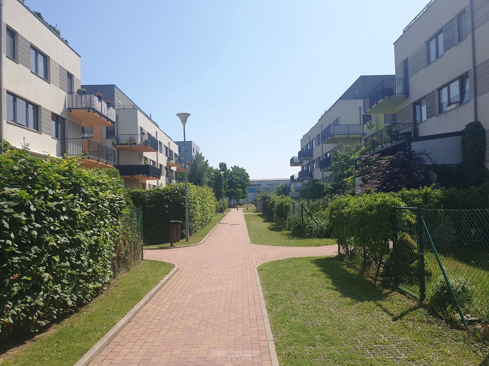 Nadstandardní 2+kk 63m2 + balkon 5m2 + garážové stání v novostavbě na úžasném místě P8 Dolní Chabry