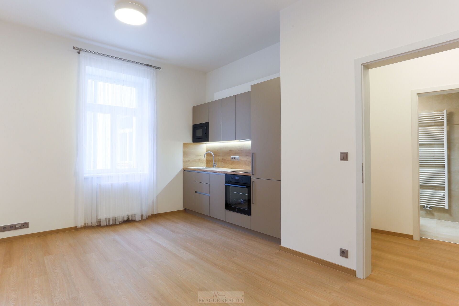 Zcela nové byty v rezidenci Ostromečská 8 - 2+kk - 45m2 - ev.č.3.7.