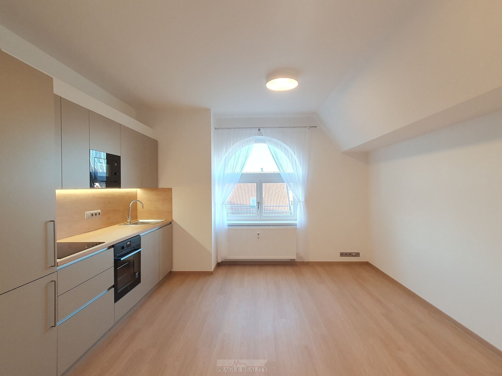 Zcela nový byt v rezidenci Ostromečská 8 - 2+kk - 50m2 - ev.č.5.3.