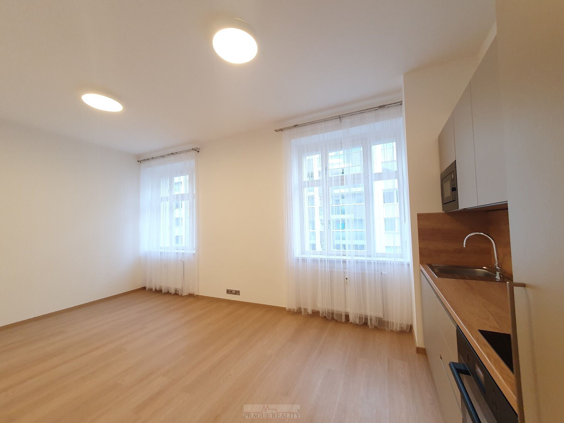 Zcela nové byty v rezidenci Ostromečská 8 - 1+kk - 29m2 - ev.č.3.3.