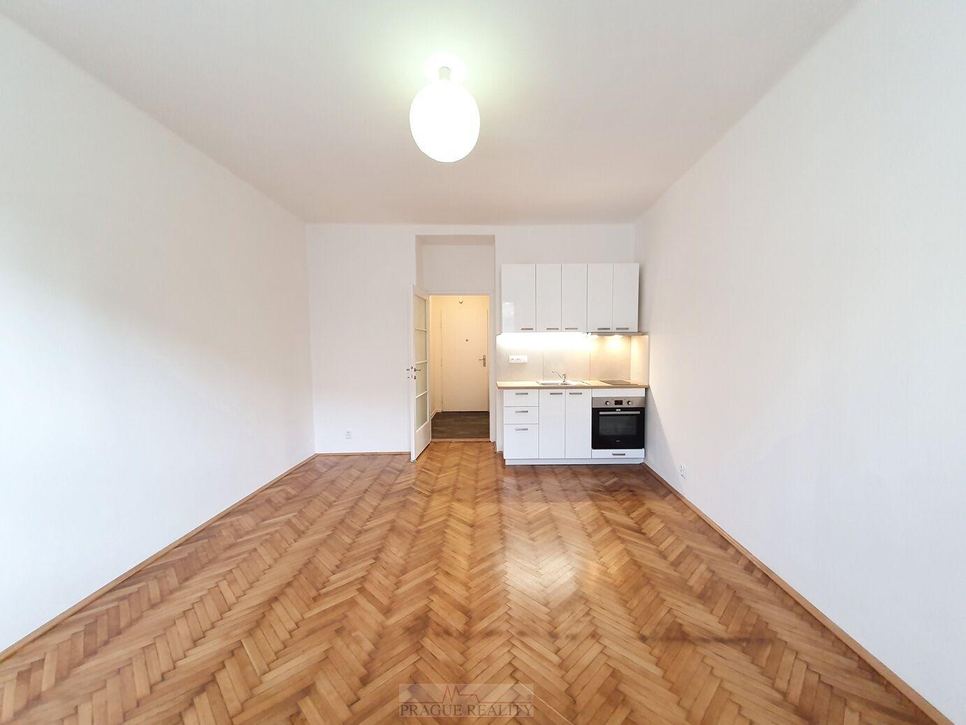 Prostorná moderní garsoniéra 30m2, P2 Vinohrady