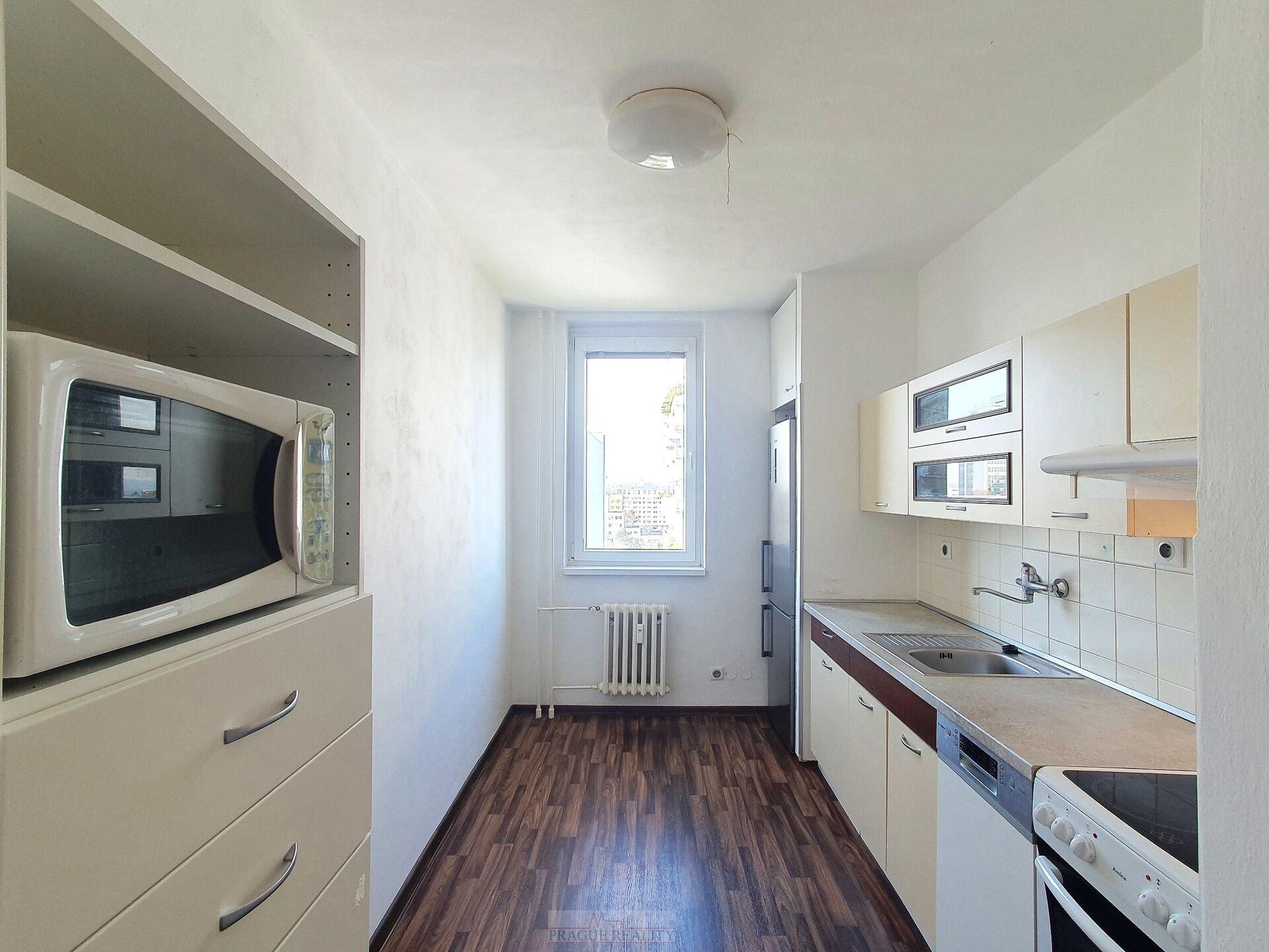 Skvěle řešený byt 2+1 57m2 s velkou lodžií a krásným výhledem, Praha 4 -  Podolí (Zelený pruh)