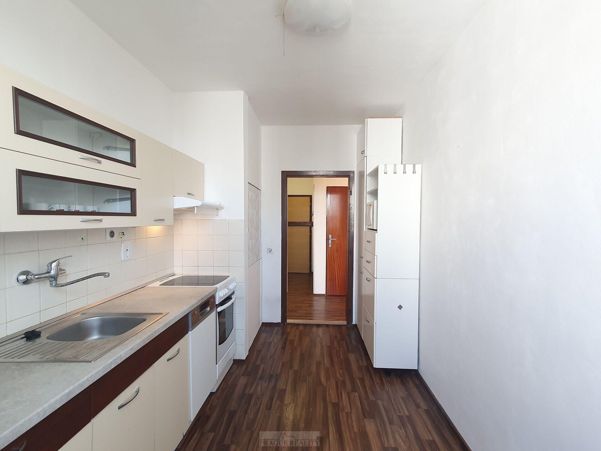 Skvěle řešený byt 2+1 57m2 s velkou lodžií a krásným výhledem, Praha 4 -  Podolí (Zelený pruh)