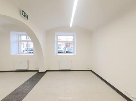 Pronájem - obchodní prostor