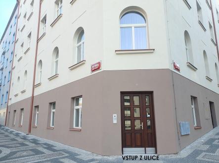 Pronájem - kanceláře, 225 m²