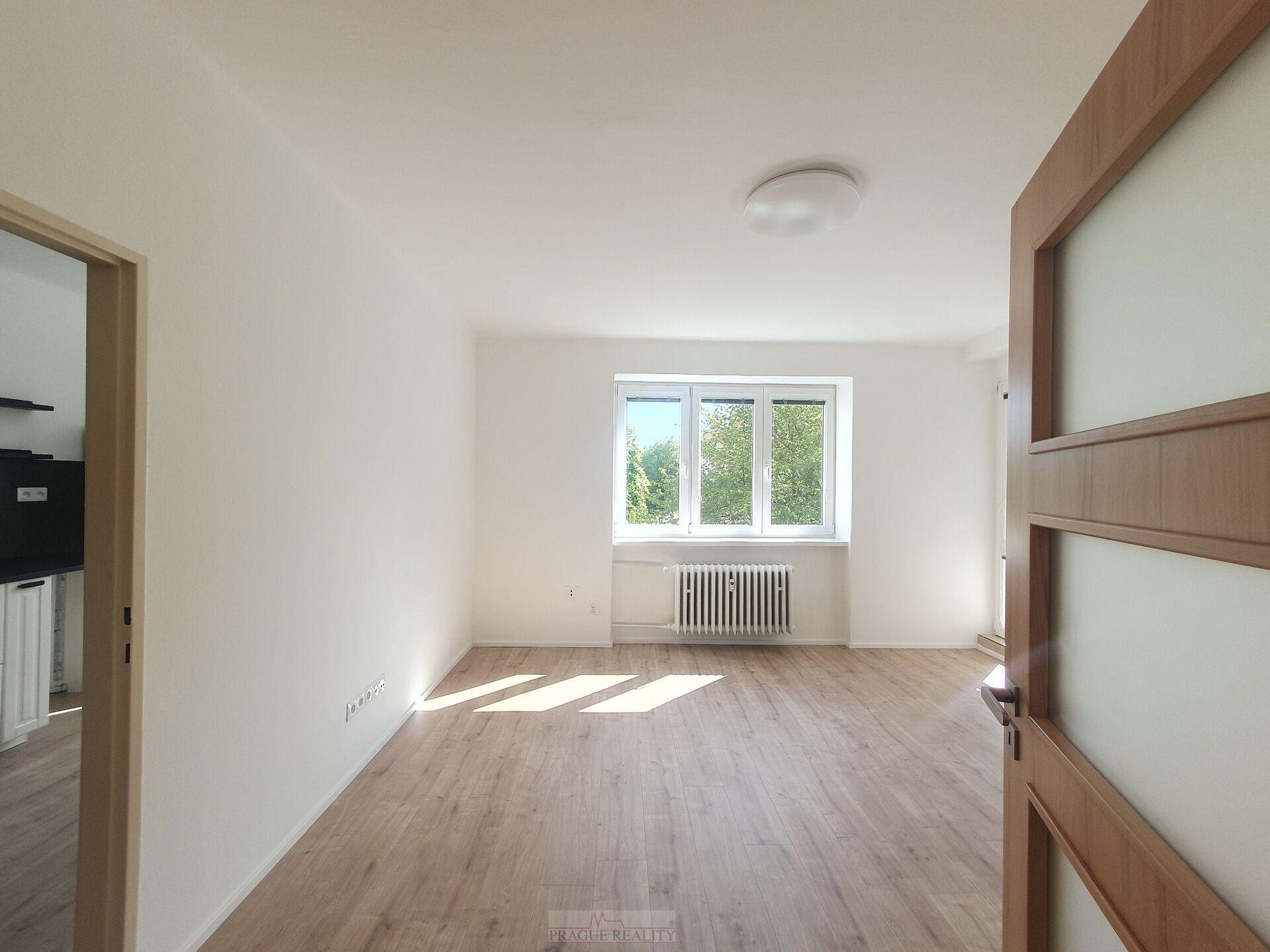 Nově zrekonstruovaný, prostorný byt 2+1 s balkonem, 57m2, P3 Ohrada, ul. Loudova
