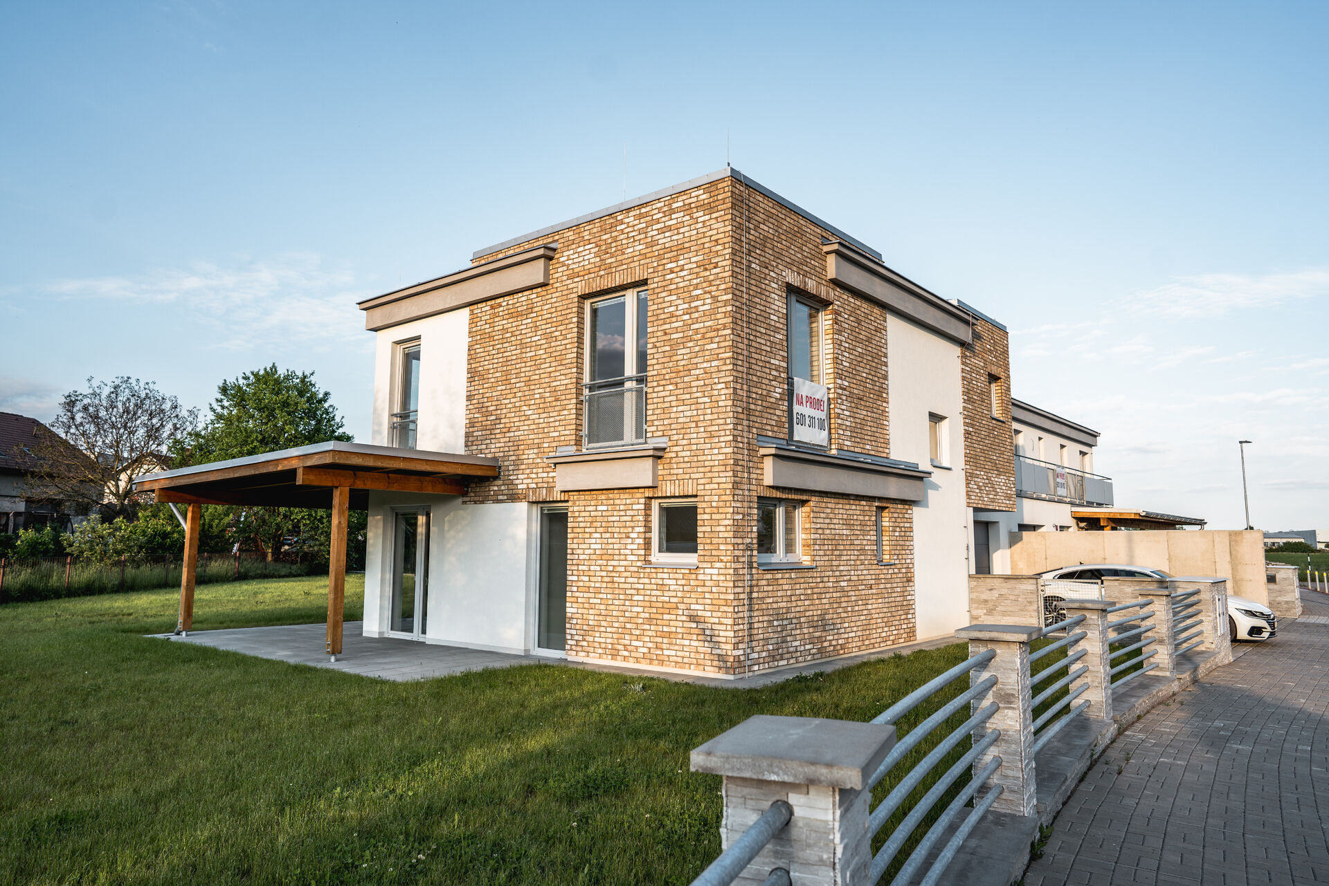 Prodej rodinného domu 5+kk, o užitné ploše 278 m2, s pozemkem 745 m2, Pardubice - Ohrazenice