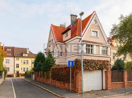 Pronájem - dům/vila, 180 m²