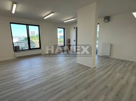 Pronájem - obchodní prostor, 73 m² obrázek