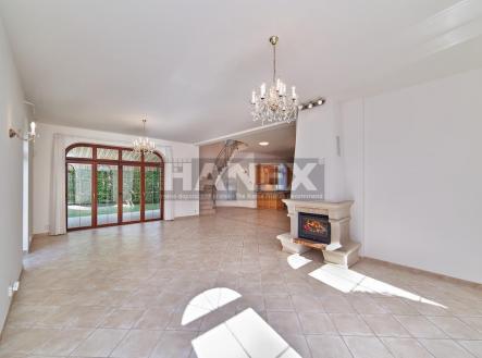 . | Pronájem - dům/vila, 243 m²