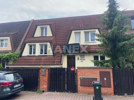 . | Pronájem - dům/vila, 240 m²