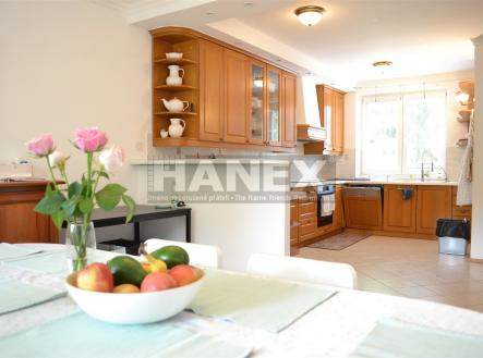 . | Pronájem - dům/vila, 240 m²