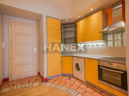 . | Pronájem bytu, 1+kk, 38 m²