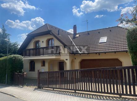 Pronájem - dům/vila, 163 m²