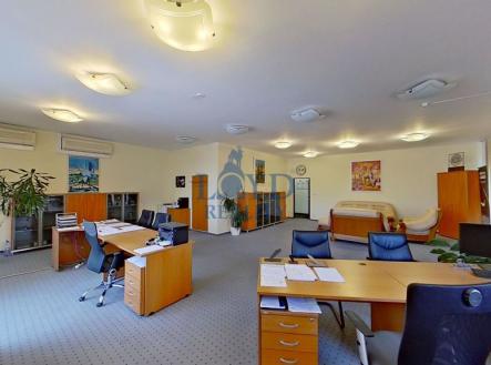 Pronájem - kanceláře, 154 m²