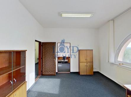 Pronájem - kanceláře, 154 m²