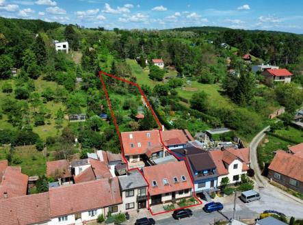 b | Prodej - dům/vila, 379 m²