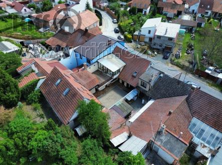 d | Prodej - dům/vila, 379 m²
