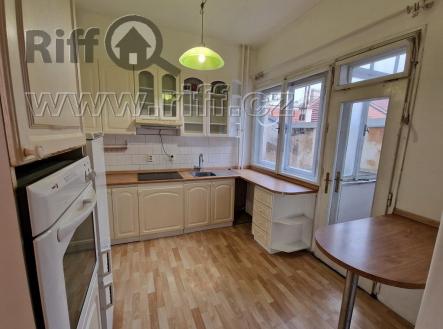 bseat | Pronájem bytu, 2+1, 61 m²