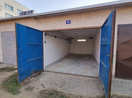 Prázdná garáž číslo 93a | Pronájem - malý objekt/garáž
