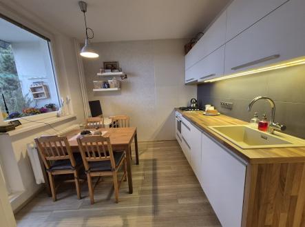 3 kuchyně | Pronájem bytu, 2+1, 65 m²