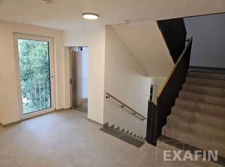 20240802-chodba.jpg | Prodej bytu, 2+kk, 53 m²