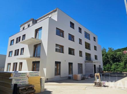 20260525-hrstavba-s-omitkou.jpg | Prodej bytu, 3+kk, 75 m²
