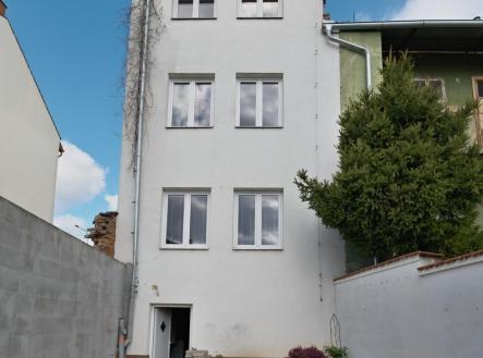 11_dům_ze_zahrady.jpg | Pronájem bytu, 2+kk, 48 m²