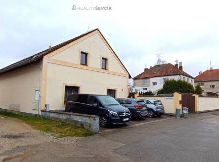 pohled z ulice | Pronájem - výrobní prostor, 81 m²