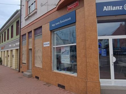 Pronájem - obchodní prostor